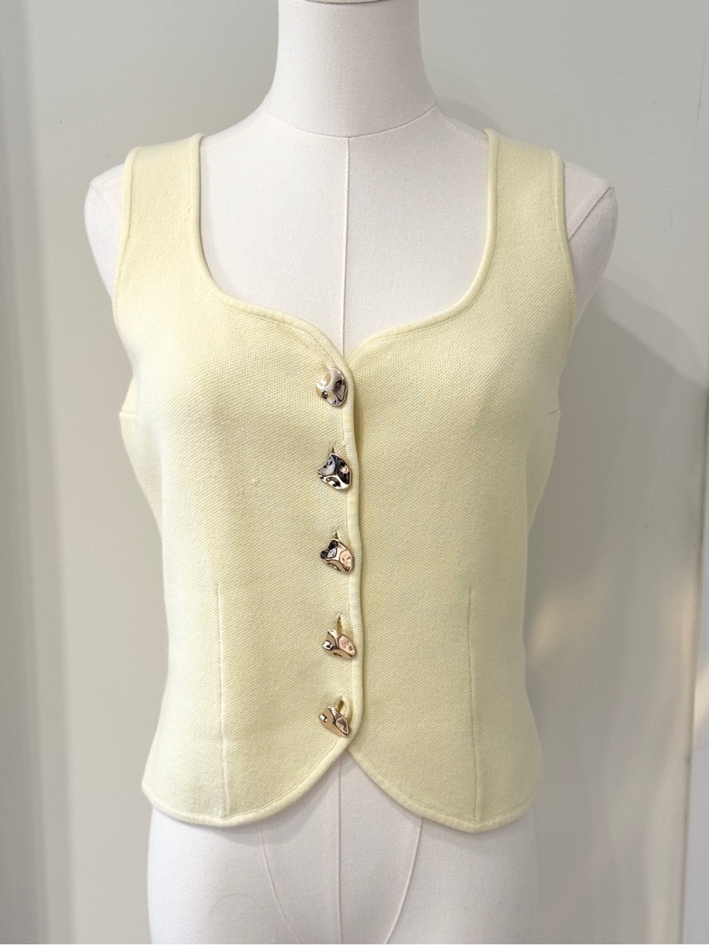 Camila Coelho Sleeveless Scoop Neck Knit Vest in Pale Yellow / S